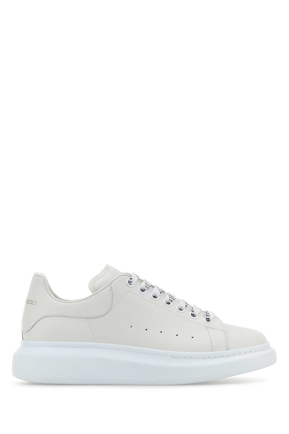 Chalk leather sneakers with chalk leather heel