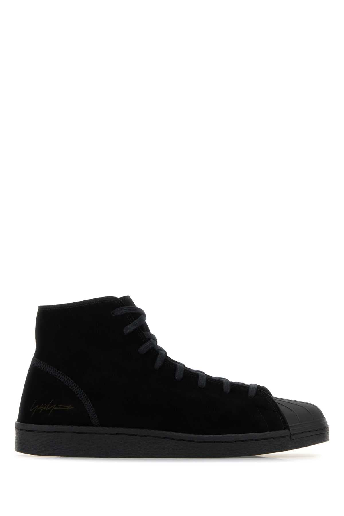 Black suede Kuro Pro Model sneakers