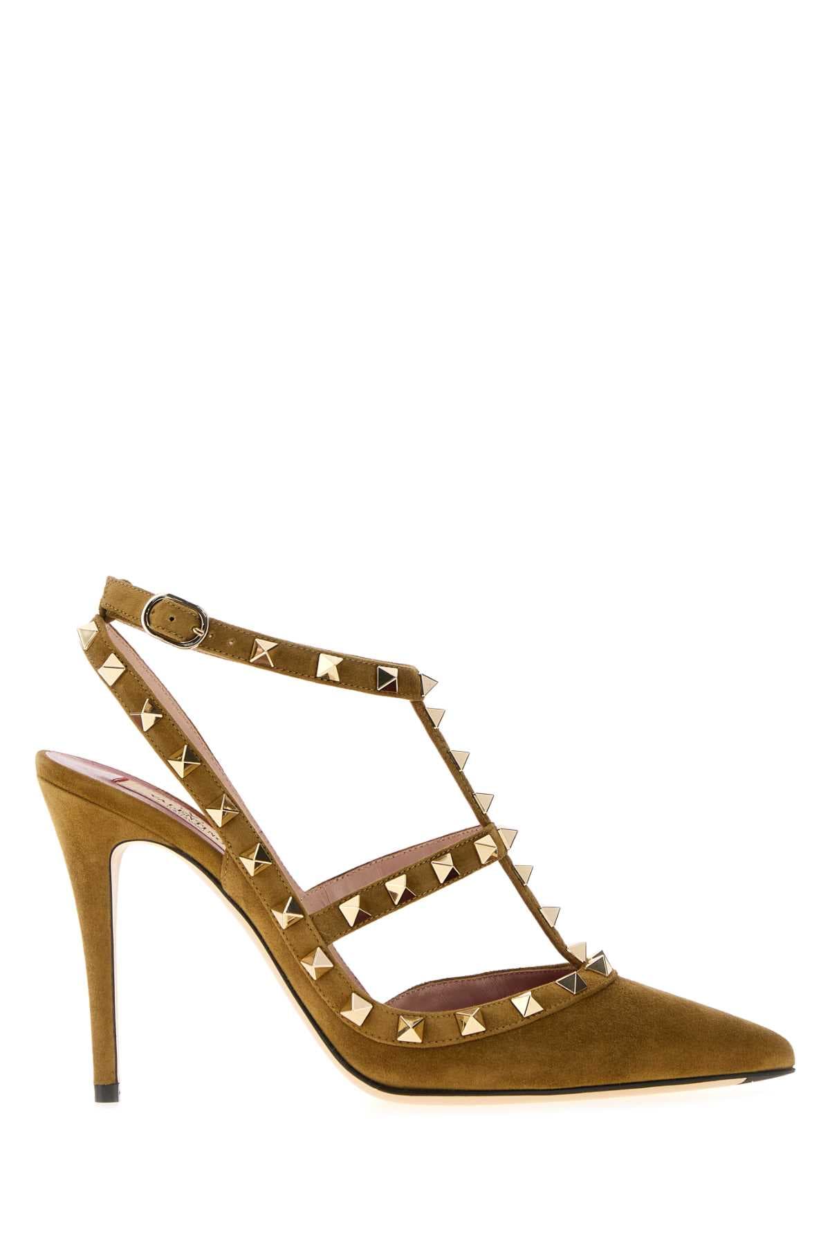 Beige suede Rockstud pumps